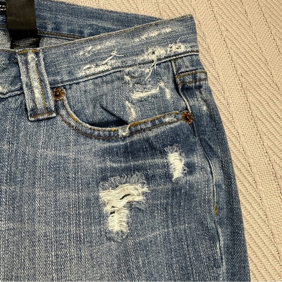 DKNY size 13 capris distressed, ripped, cotton, spring, denim - Picture 8 of 10